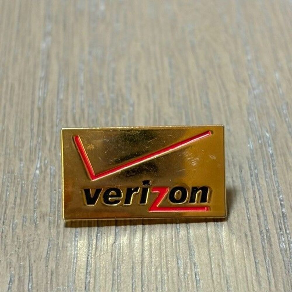 Verizon Lapel Pin Telecommunications Cell Phones Red Black & Gold Colors